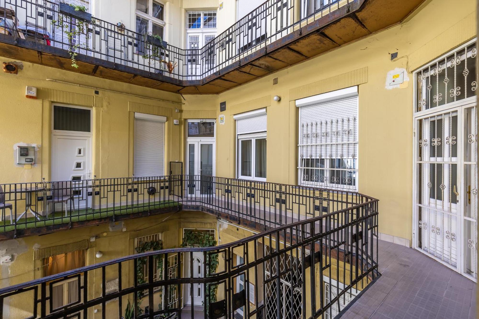 Real Apartments Lovag 부다페스트 외부 사진